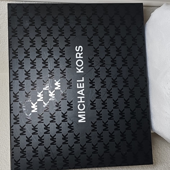 Michael Kors Scarf and Hat Set - Picture 3 of 3